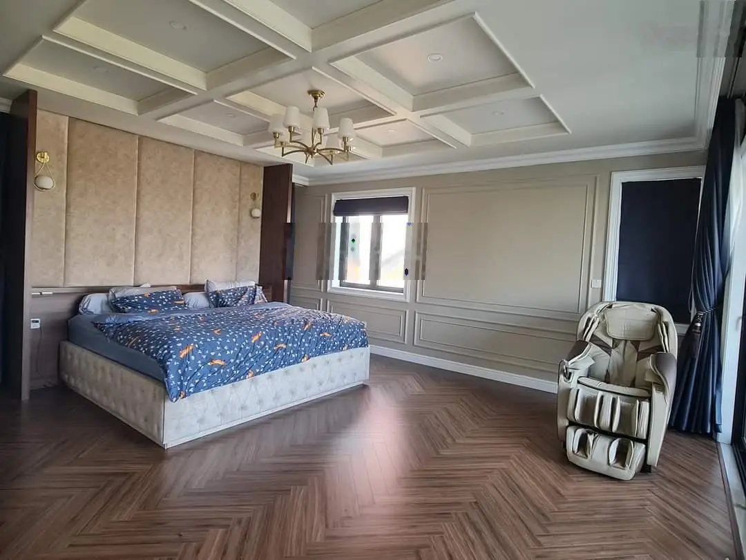 Biệt thự Liên Phường - Tìm chủ mới - Nhà rất đẹp xem là mê - DT: 270m2 - giá chỉ: 33 tỷ