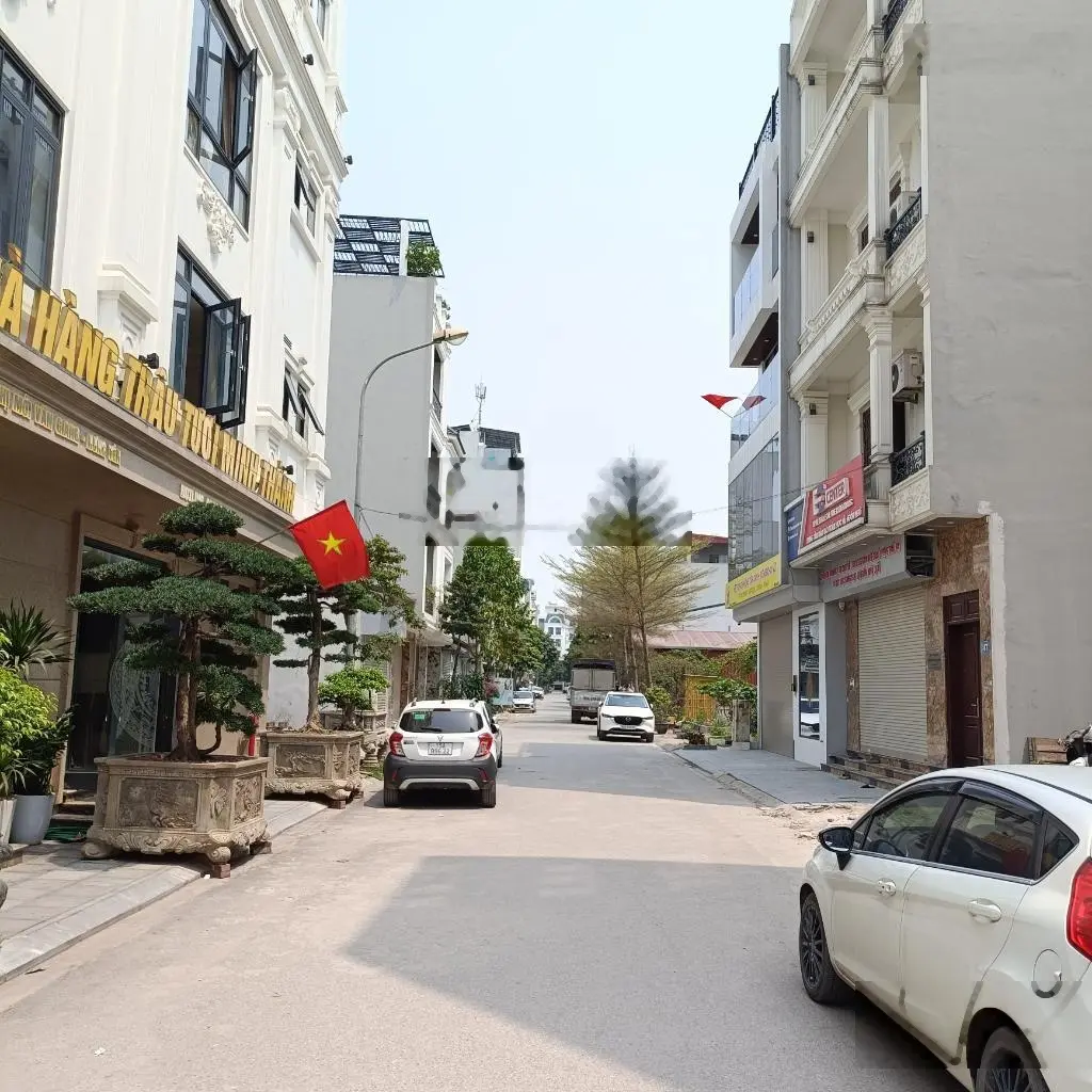 Bán NR 85m2 tại Thị trấn Văn Giang, 14 tỷ, view đẹp, nhiều tiện ích