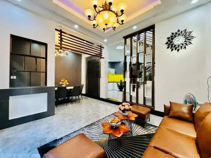 Đầu tư sinh lời ngay nhà Hoàng Văn Thụ, P 2, Tân Bình, DT 56m2, đang thuê 18 tr, giá 3 tỷ 890, SHR
