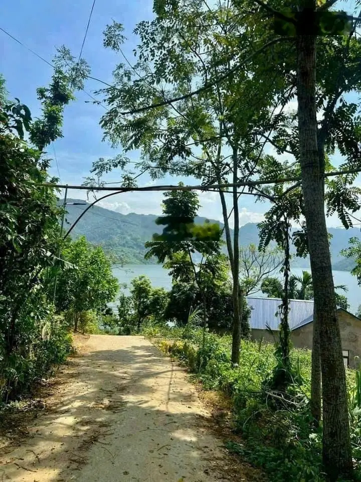 CẦN BÁN LÔ ĐẤT BÁM HỒ 2400M TẠI TP HÒA BÌNH GIÁ 7,X TỶ