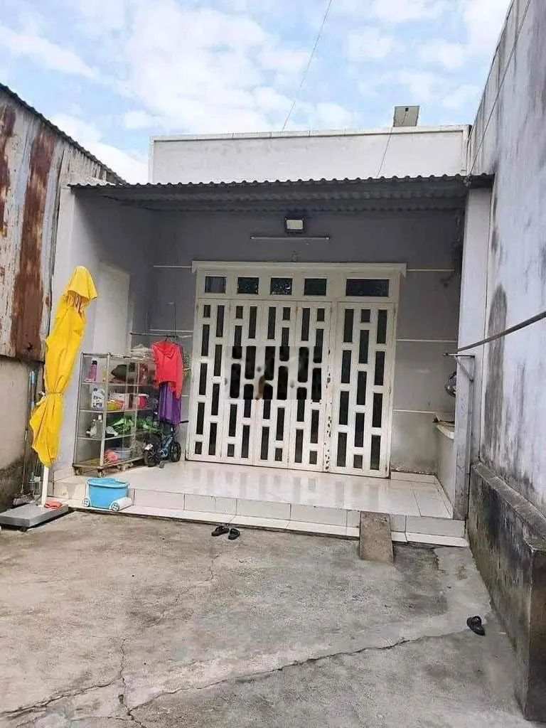 Bán đất tặng nhà cấp 4 Hưng Định 19, đường nhựa , thông ra ql13