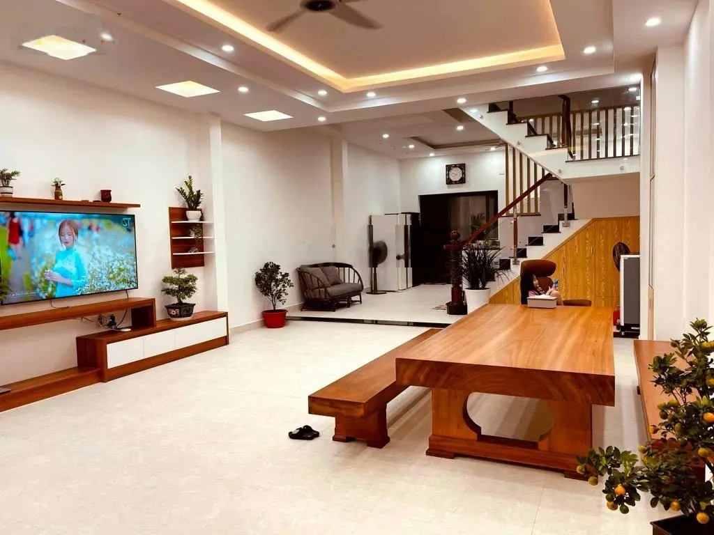 Cần bán biệt thự 4 tầng 120m2 , Phạm Thế Hiển Quận 8 , tặng full nội thất , giá 10,8 tỷ VND