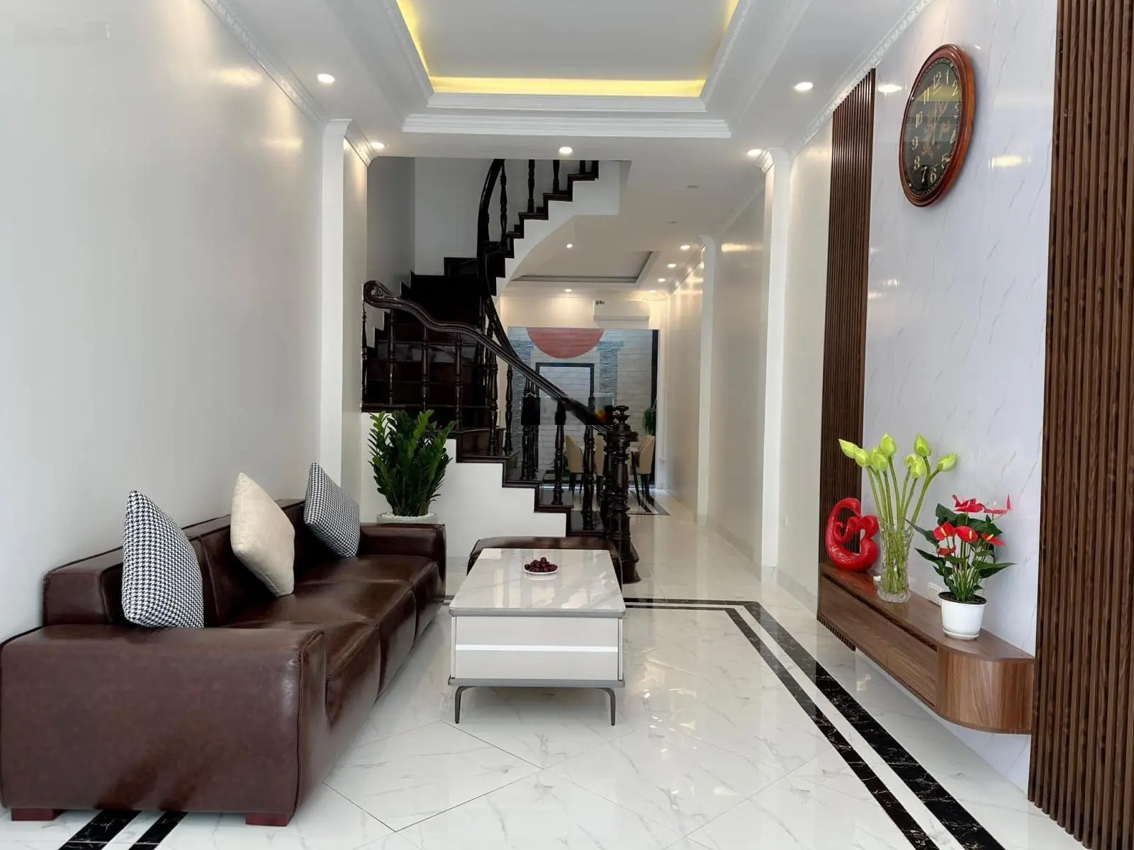 10 Bán nhà riêng tại Hào Nam, 16 tỷ, 55 m2, 6PN, 5WC, view đẹp, uy tín