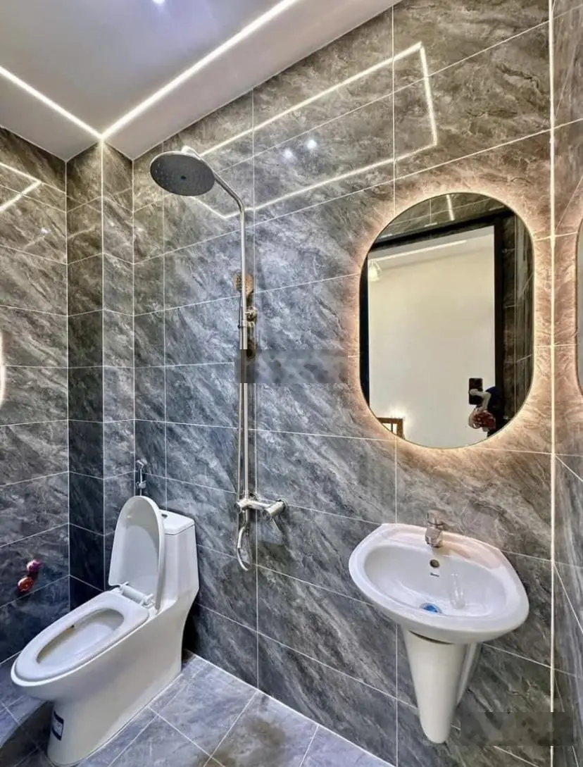 Bán nhà phố ngay sau vòng xoay An Lạc - MT Hồ Ngọc Lãm Bình Tân - DT 70m2 - SHR