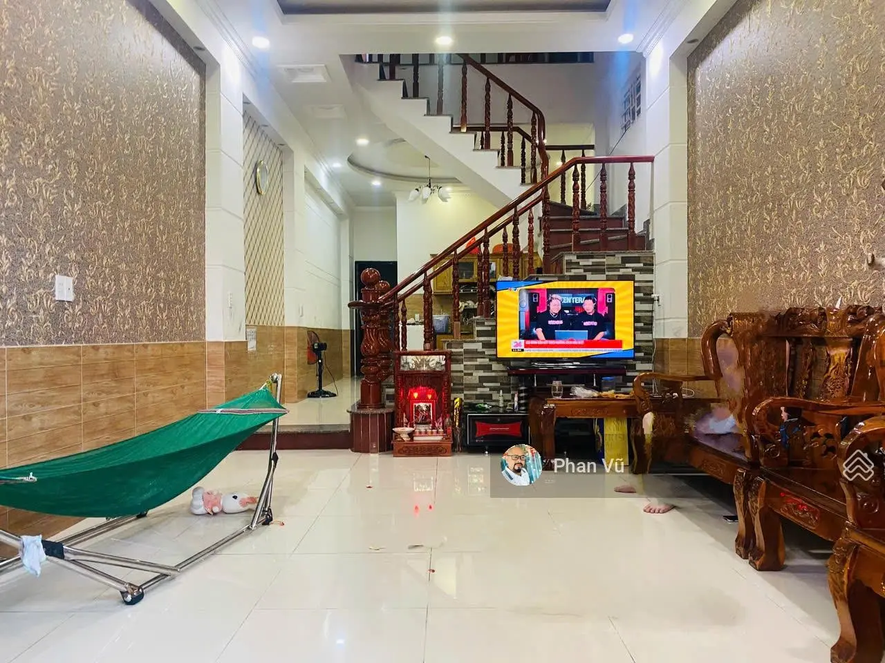 Nhà gần Thủ Đức hoàn công. 3p. Ngủ, sân xe hơi. Đ thông. Lh: 0909 290 ***