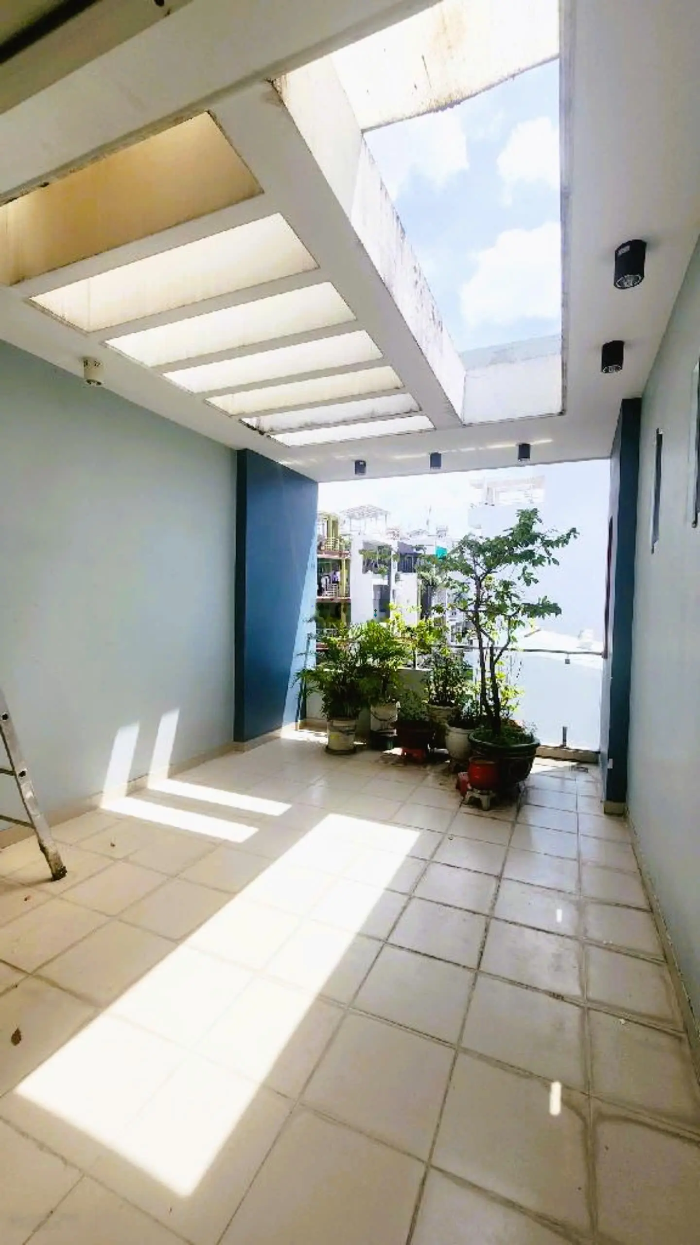 Bán nhà Dương Bá Trạc, xe hơi ngủ nhà, hẻm 8m, 72m2, ngang 4m, đã giảm sâu 2 lần chỉ còn 11 tỷ 300