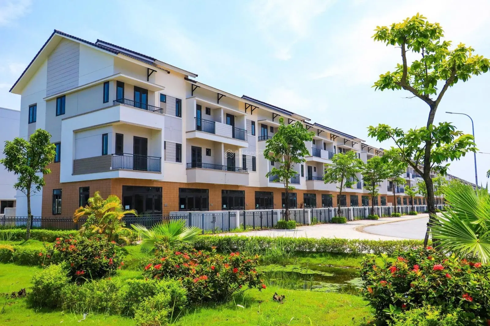 Mở bán nhà phố Vsip Bắc Ninh 120m2 giá gốc CĐT 7,65 tỷ, hỗ trợ vay 70%, CK 5%, LH: 0941.074.198