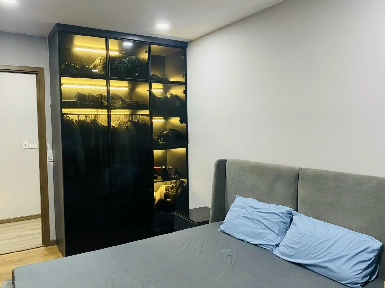 Chính chủ bán căn hộ Helios 2 ngủ full nội thất. Lh: 0335 363 ***