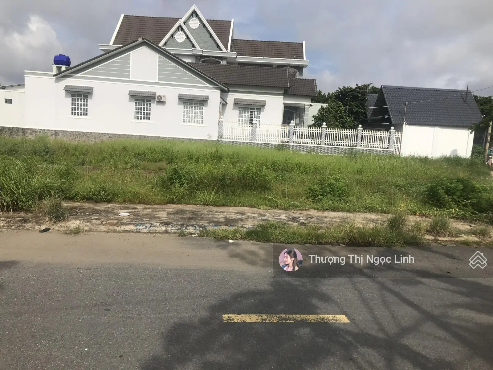 Kẹt tiền ra gấp lô đất MT đường Võ Tấn Đức, Vĩnh Long, cách chợ Tam Bình 2km. DT 120m2/600tr. SHR