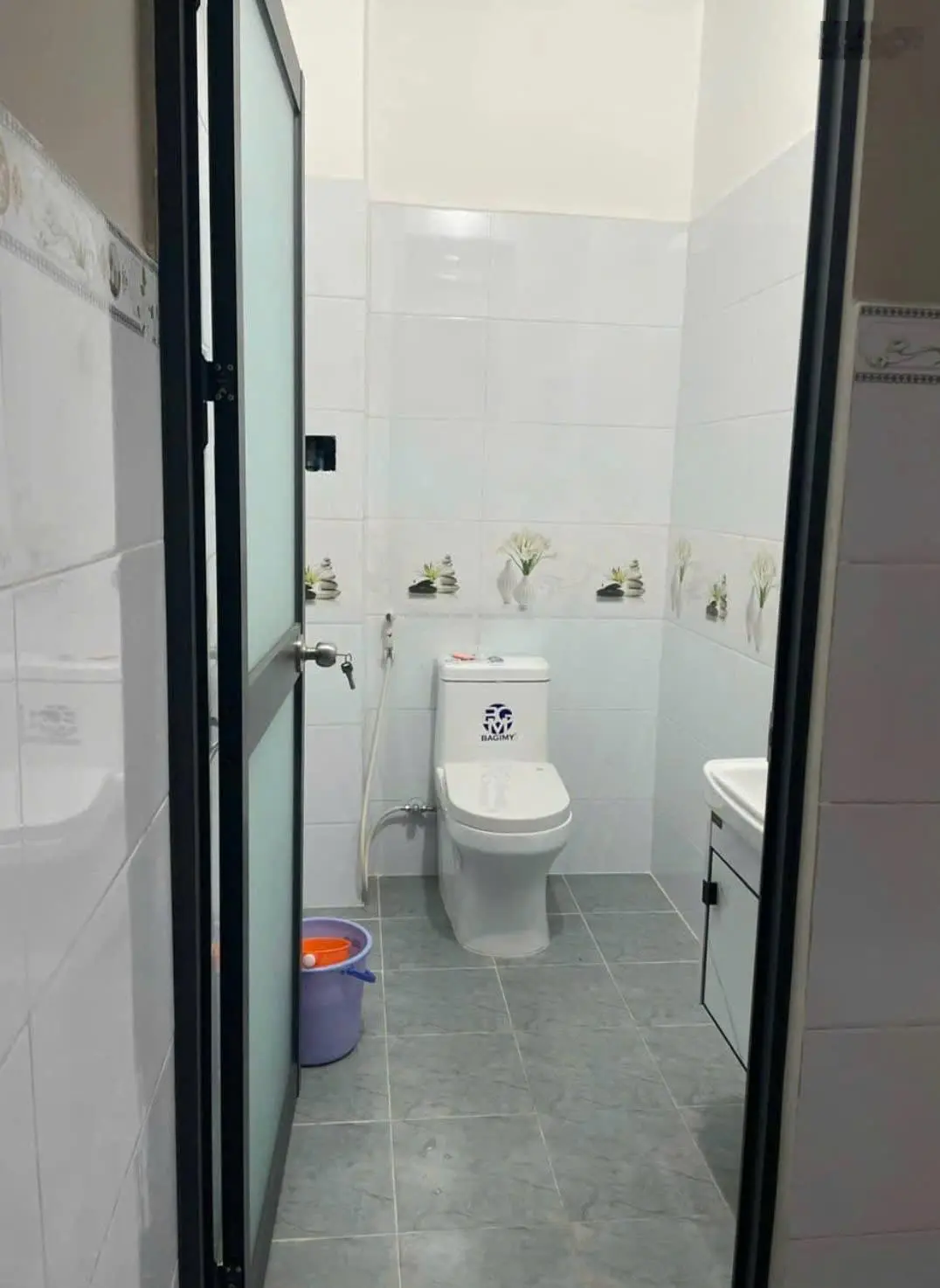 Chính chủ bán rẻ căn nhà 1 trệt 1 lầu 470tr (4x12) có 2 phòng ngủ gần Khu công nghiệp Xuyên Á