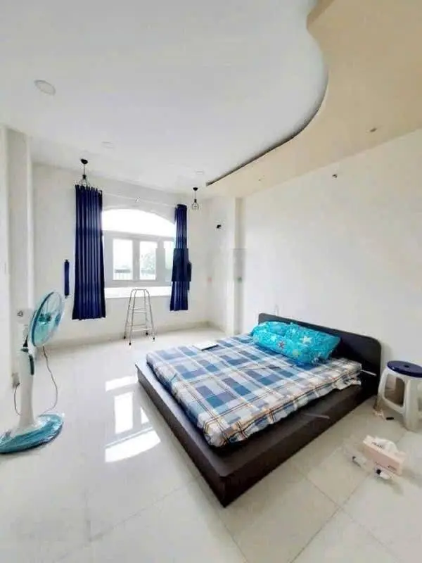 Chủ giảm 1/2 tỷ nhà phố 4 tầng xe hơi tới cổng, hẻm 1 trục quận 7 phạm hữu lầu 5,x tỷ