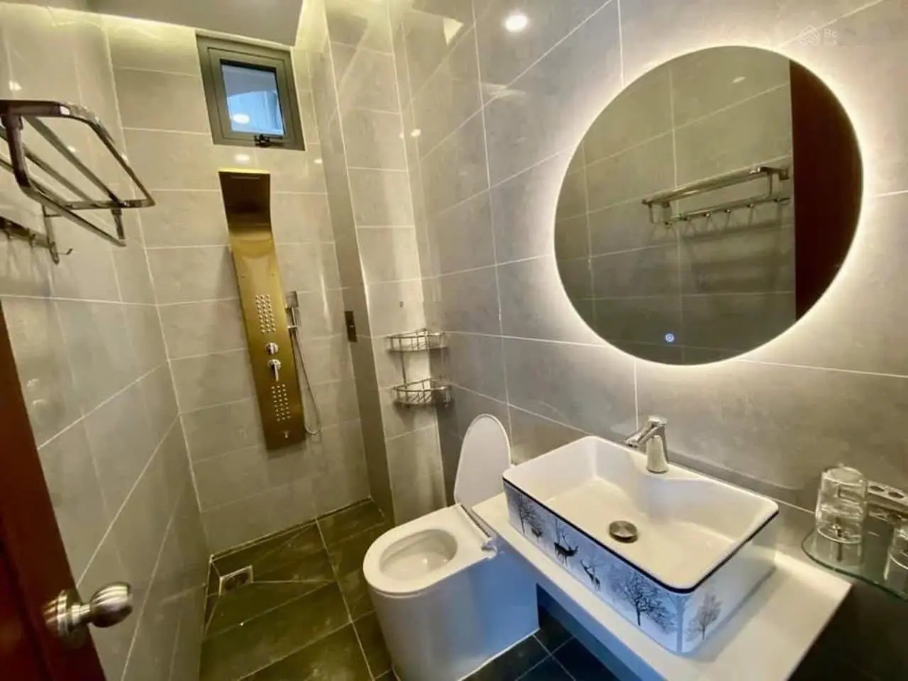 Kẹt tiền bán nhà Nguyễn Thiện Thuật-P3-Q3. DT 86,4m2/ 4tỷ290 có sẵn chỗ đậu ô tô, cho thuê 29tr/th