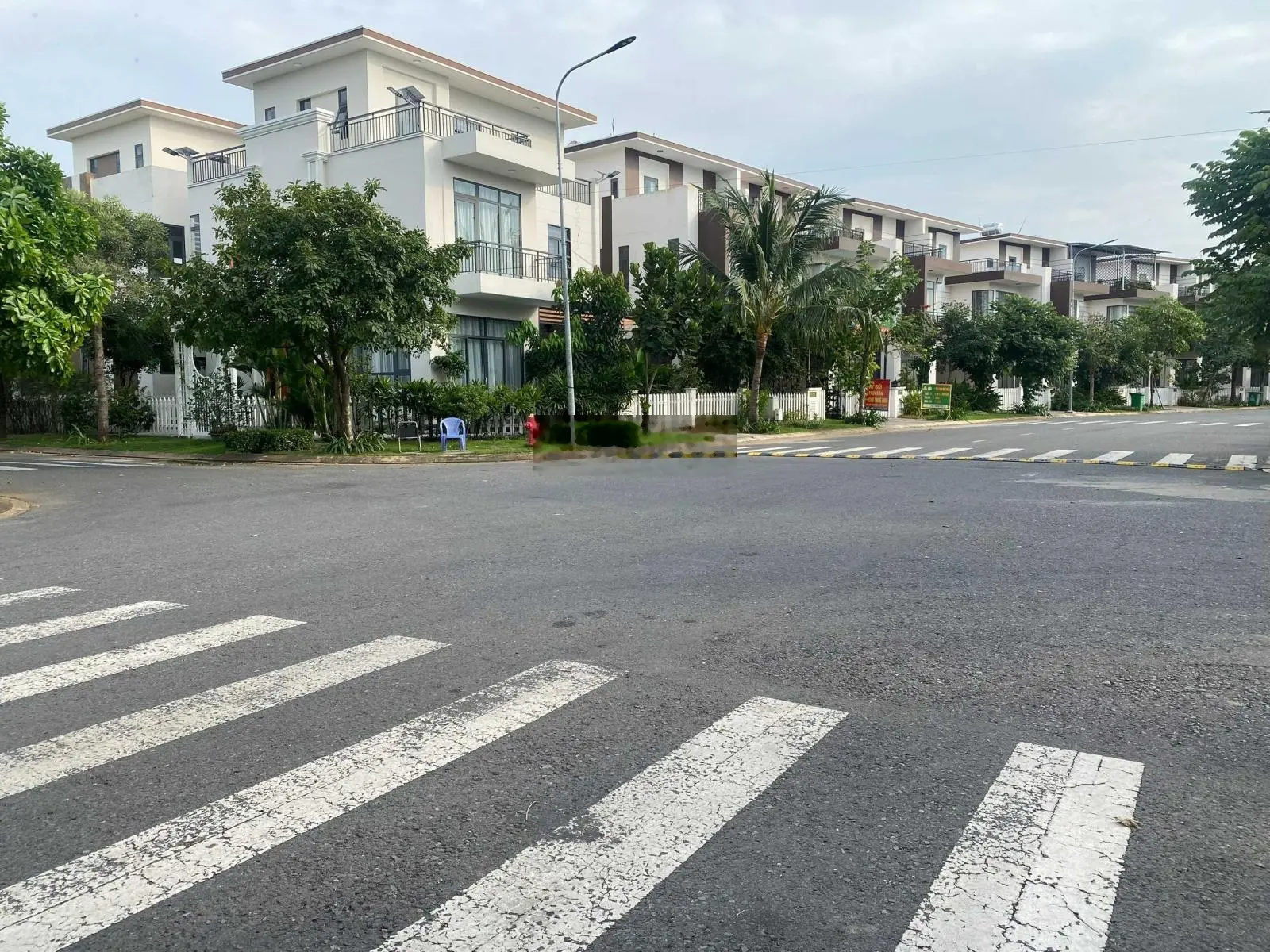 Chính chủ bán căn gốc biệt thự 2 mặt tiền view sông 163m2 giá 2 tỷ 9 công chứng sang tên