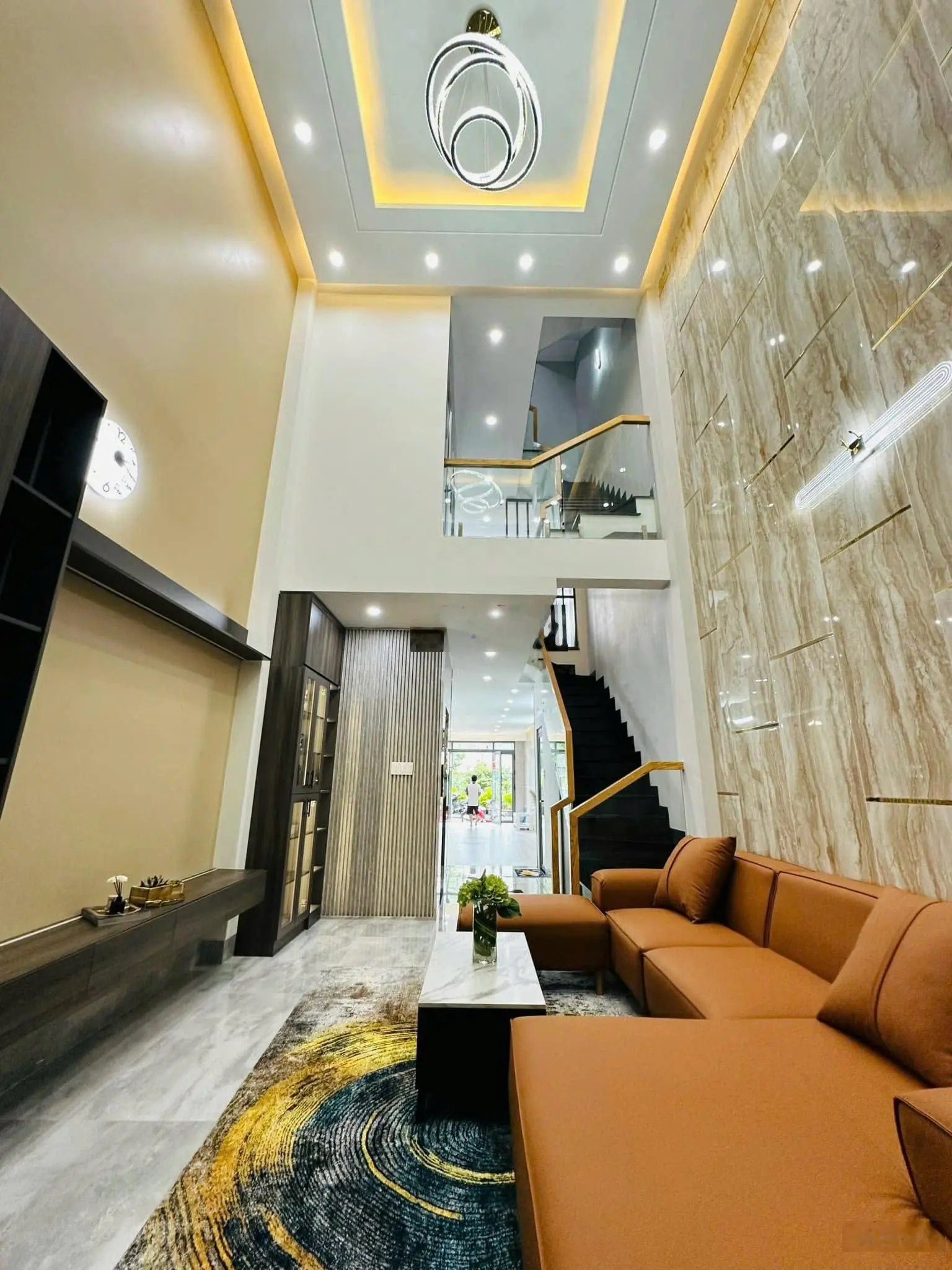 Giá 5 tỷ 600. cuối năm ngộp tiền bán nhà nguyễn văn nguyễn, q1. hxh. tiện ích xung quanh