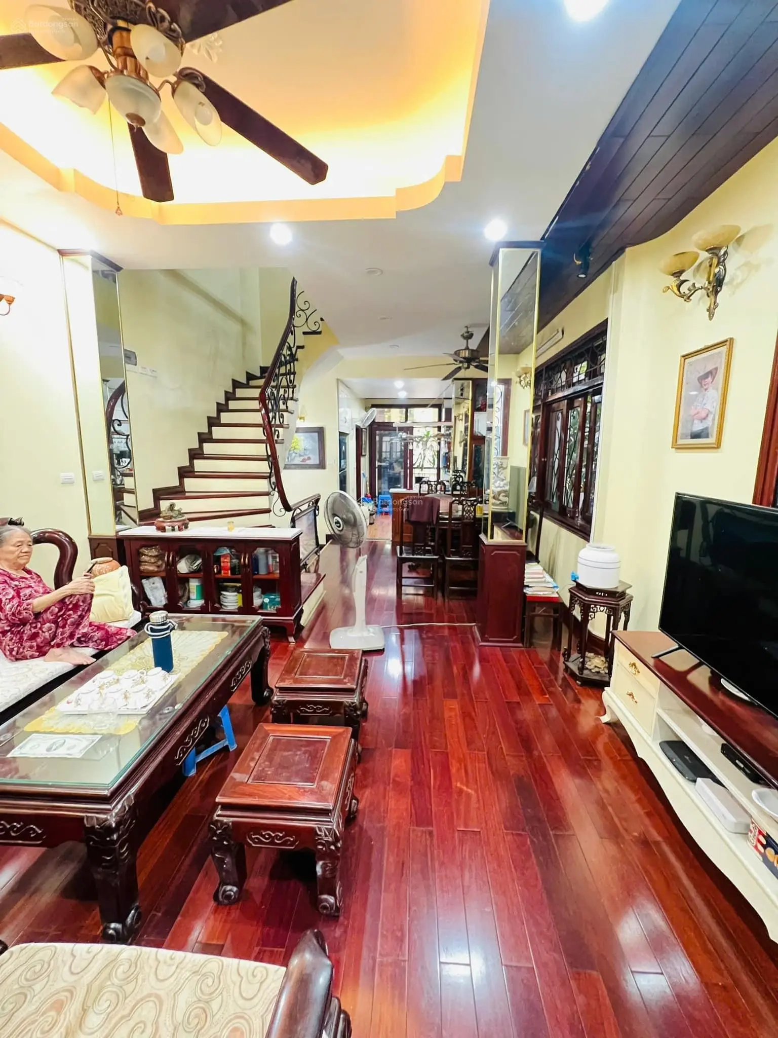 Đào Tấn, mặt ngõ kinh doanh, 60m2, 4 tầng, vỉa hè, oto tránh, view công viên, 15.2 tỷ