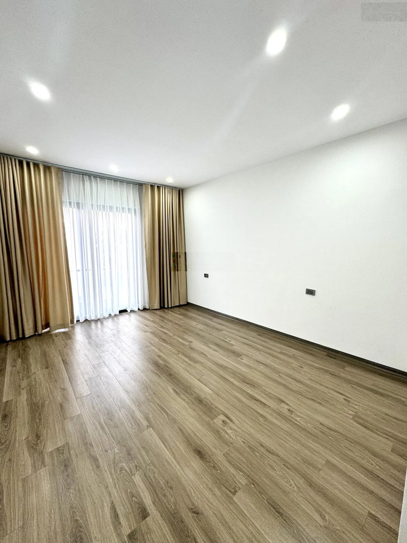 Cần bán gấp trong tháng 3, căn Đàm Quang Trung - lô góc DT: 35m2, 20m ra ô tô, giá nào cũng bán