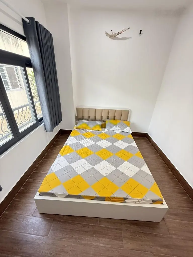 Chỉ 5.2 tỷ có nhà Nguyễn Hồng Đào, Q. Tân Bình - Nhà mới, đủ nội thất - 3PN, 3WC, 3 tầng, P. Khách