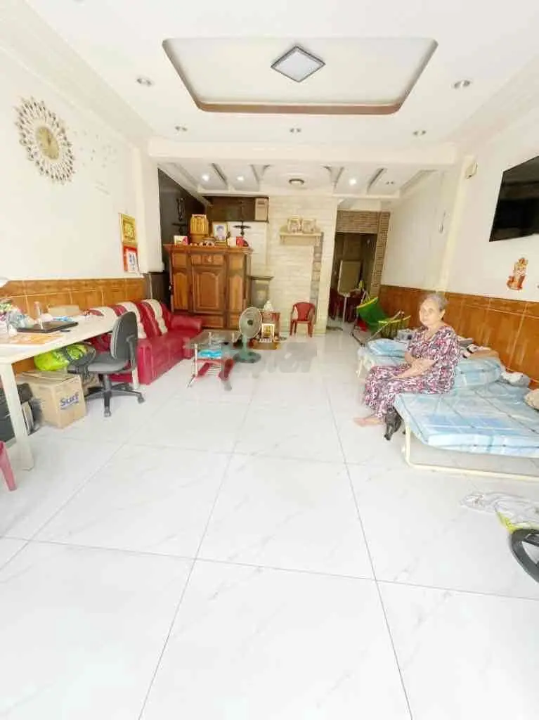Bán nhà mặt tiền đường 2 chiều P16 Gò Vấp 54m2, 2 tầng chỉ 5.2 tỷ