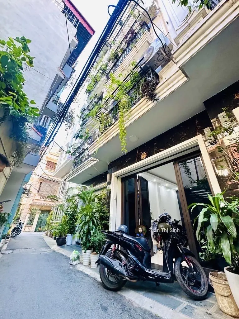 Tặng nội thất bạc tỷ. Nhà phố Ngọc Lâm ô tô ngủ trong nhà, ~ 50m2 chỉ 10.8 tỷ