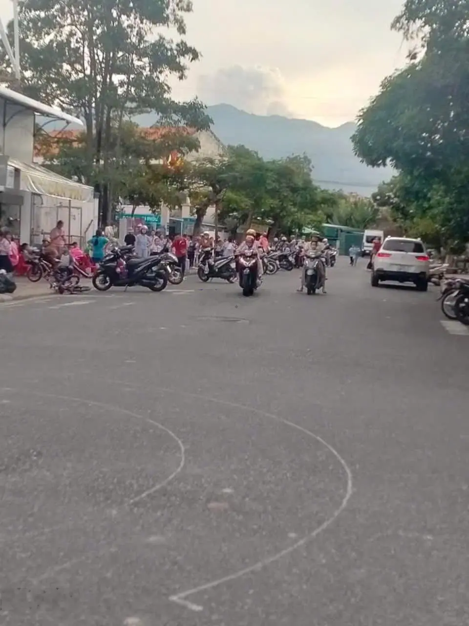 Nhà 4 tầng đã hoàn công KĐT Phước Long, Nha Trang - Tiện ích xung quanh đầy đủ, cách biển 1km