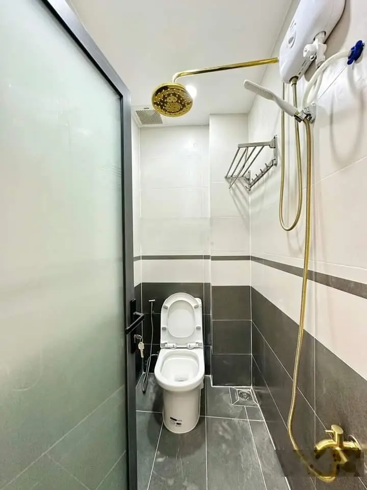 Thanh lý gấp nhà Hoàng Sa, Quận 3. DT 60m2, LH Như 0766372453, hẻm xe hơi rộng