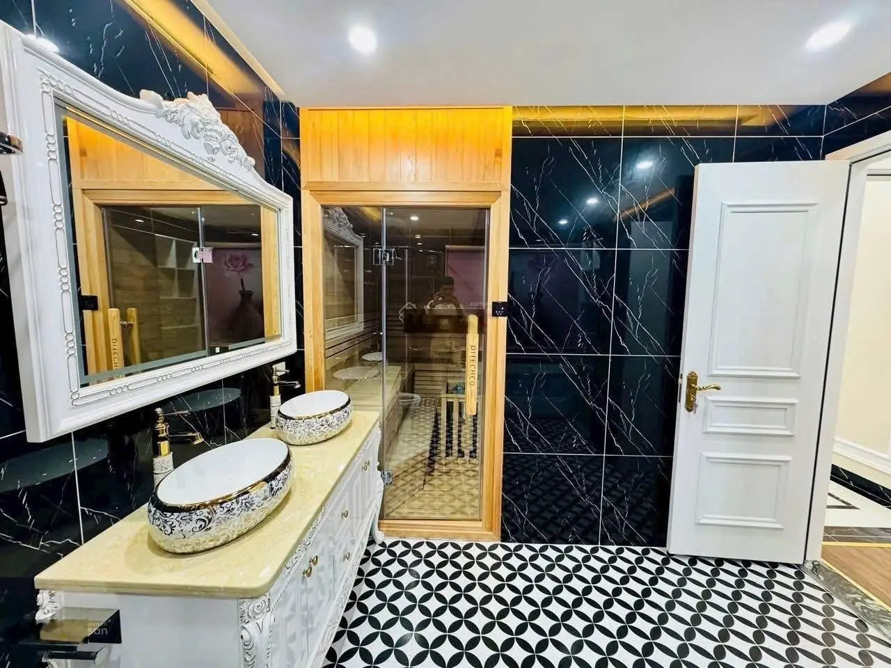 Siêu phẩm mặt ngõ phố Nguyễn Văn Linh - nhà 7 tầng thang máy Hoàng Gia, full nội thất sịn sò - ô tô