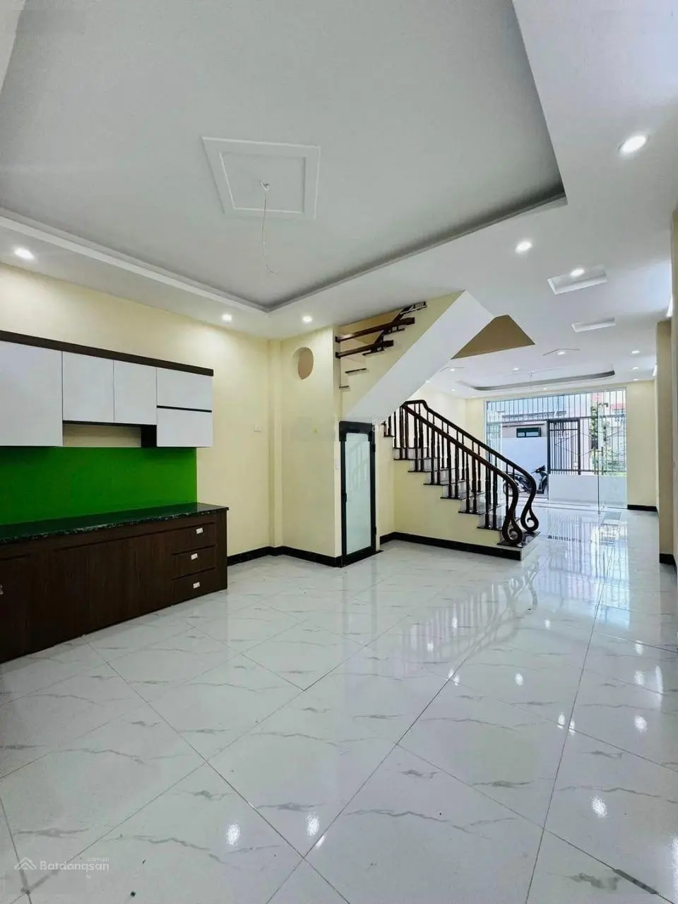 Căn Lô góc 42m2x3T, Đại Tảo, 10m ra trục chính, gần trường, chơ, UBND