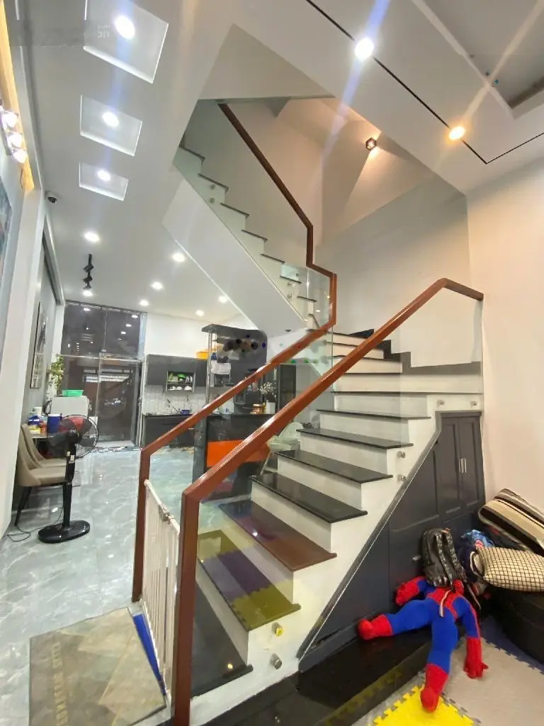 NHÀ ĐẸP 73M2,4 TẦNG , 5 PHÒNG NGỦ ,NGANG 4,1 ,DÀI 16,59 ,HXH ,GIÁ 10,2 TỶ (TL) PHƯỜNG 4,QUẬN 8