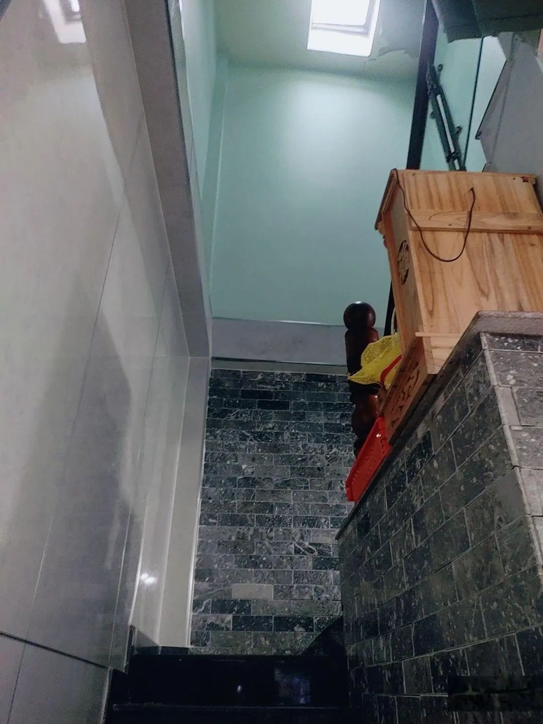 Nhà lầu trệt kinh doanh buôn bán đẹp- đường 6m xe hơi
