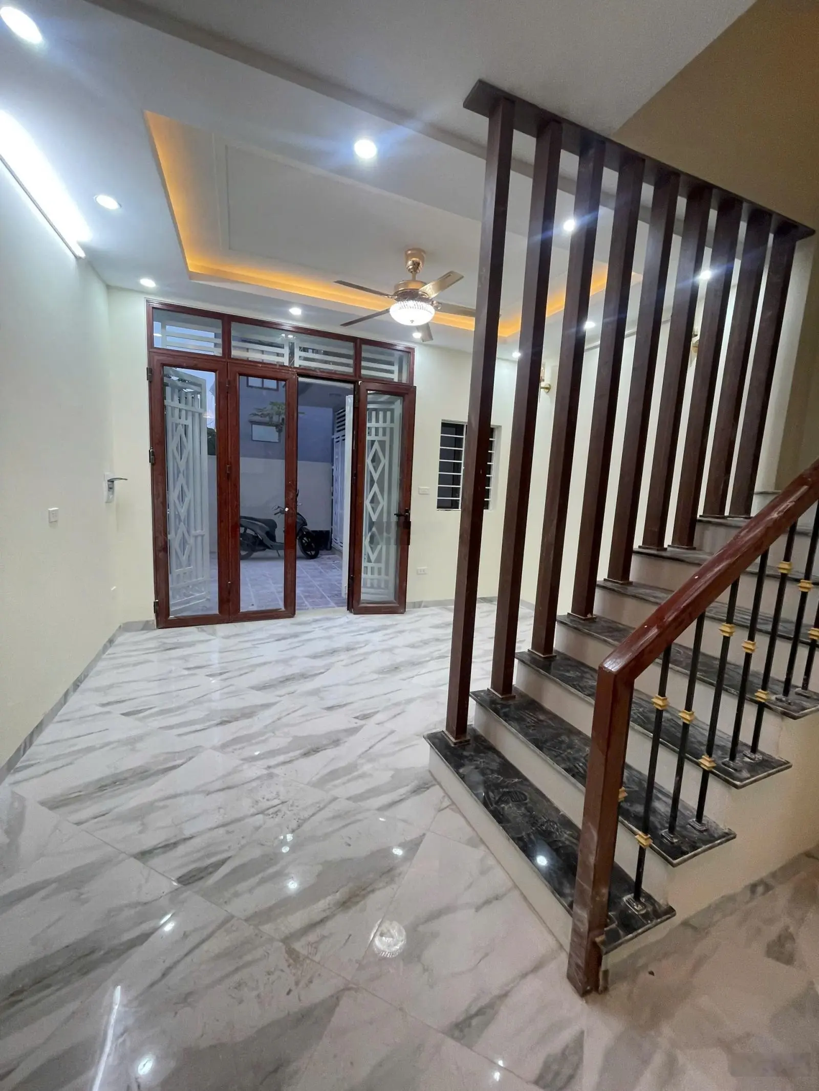 Đón tết 2025! nhà đẹp phụng châu, ô tô tới cửa. gần ubnd. dt 32m2, 4 tầng. giá 2.6 tỷ. vào ở ngay