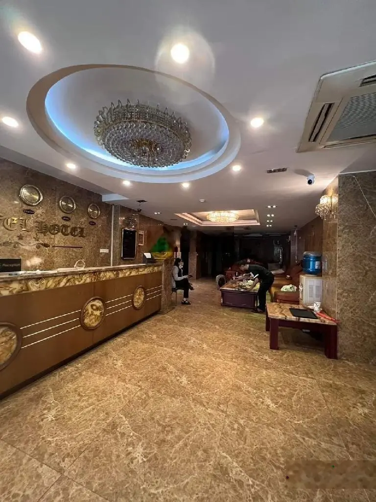 Bán khách sạn 3 sao - mặt phố Bùi Thị Xuân - 13 tầng - dòng tiền 8 tỷ/năm - DT 120m2 - giá 78 tỷ