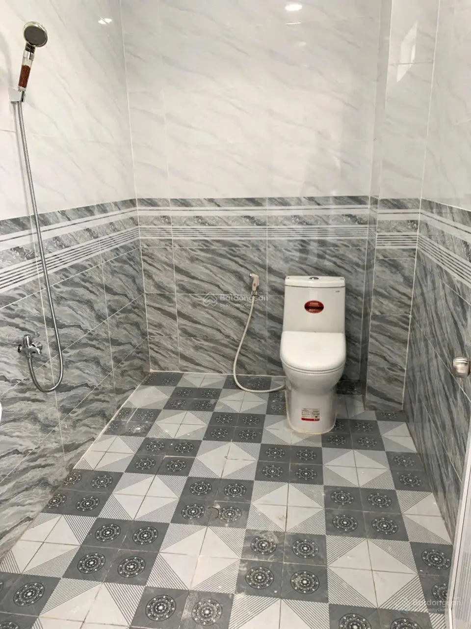 Bán nhà 1 trệt 1 lửng, phù hợp cho gia đình có từ 2 đến 4 thành viên