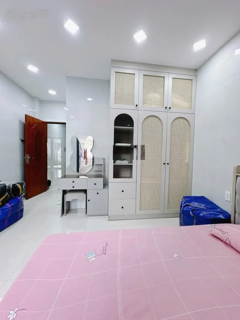 Mặt Tiền Quận 5 Giáp Quận 1 - 4 Tầng Có Thang Máy - Ô Tô Ngủ Nhà - 73M2 (4 X 18) Chỉ 23 Tỷ