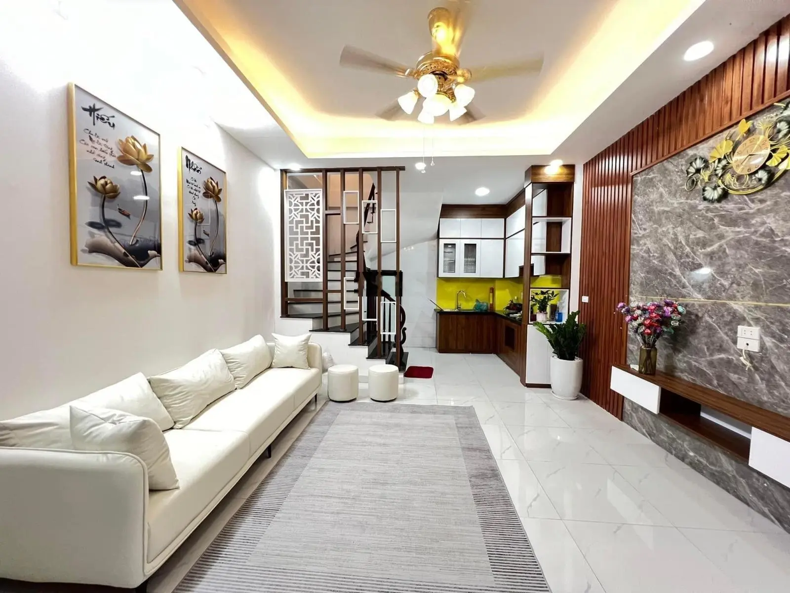 Bán nhà Vĩnh Hưng 31m2x5tầng, ngõ nông, rộng. Sổ đỏ vuông vắn không thóp hậu, chính chủ. Giá 4,05tỷ