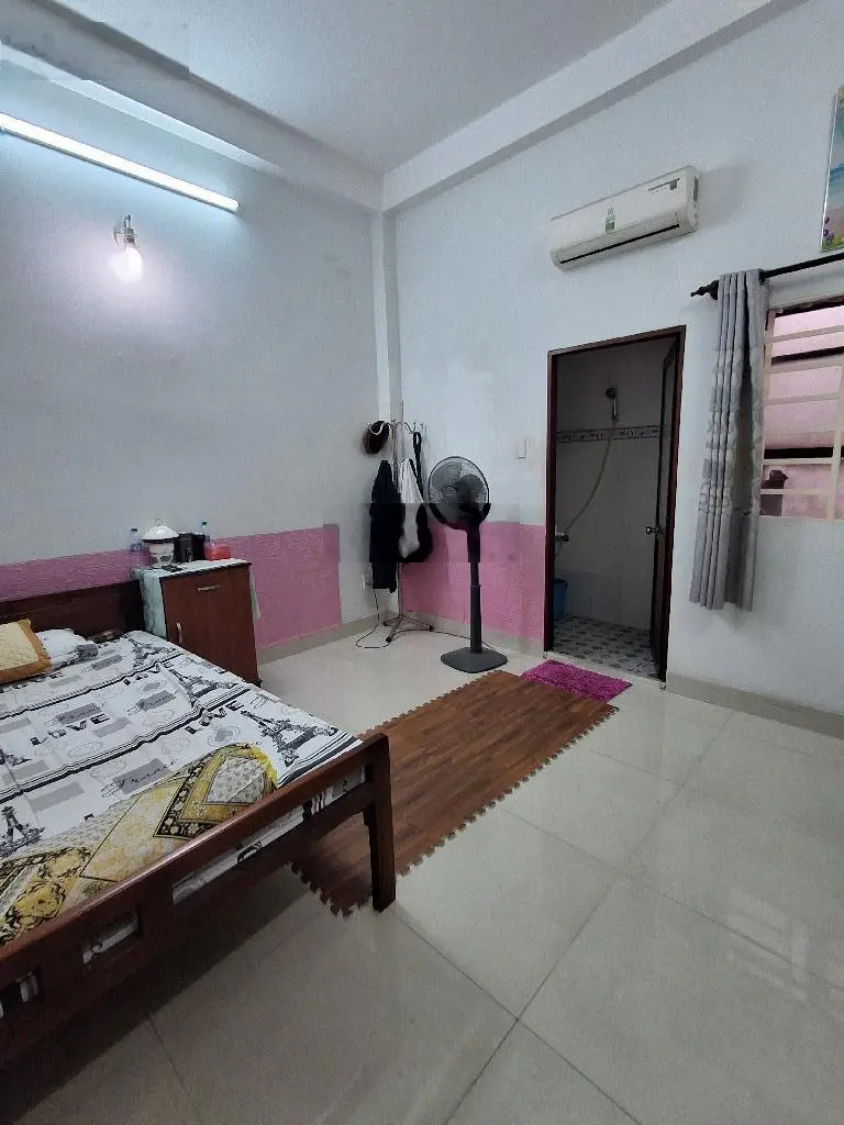 Nhà 2 lầu, ST 4*14m, 8 tỷ, giá TL, mặt tiền đường Huỳnh Thị Đồng, TT Nhà Bè, sổ hồng