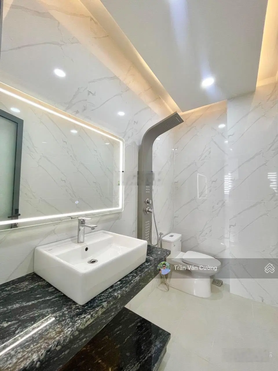 Nhà siêu đẹp ở ngay 4,5 tầng, sân trước rộng rãi, tặng full nội thất, Thủ Đức, nhỉnh 10 tỷ