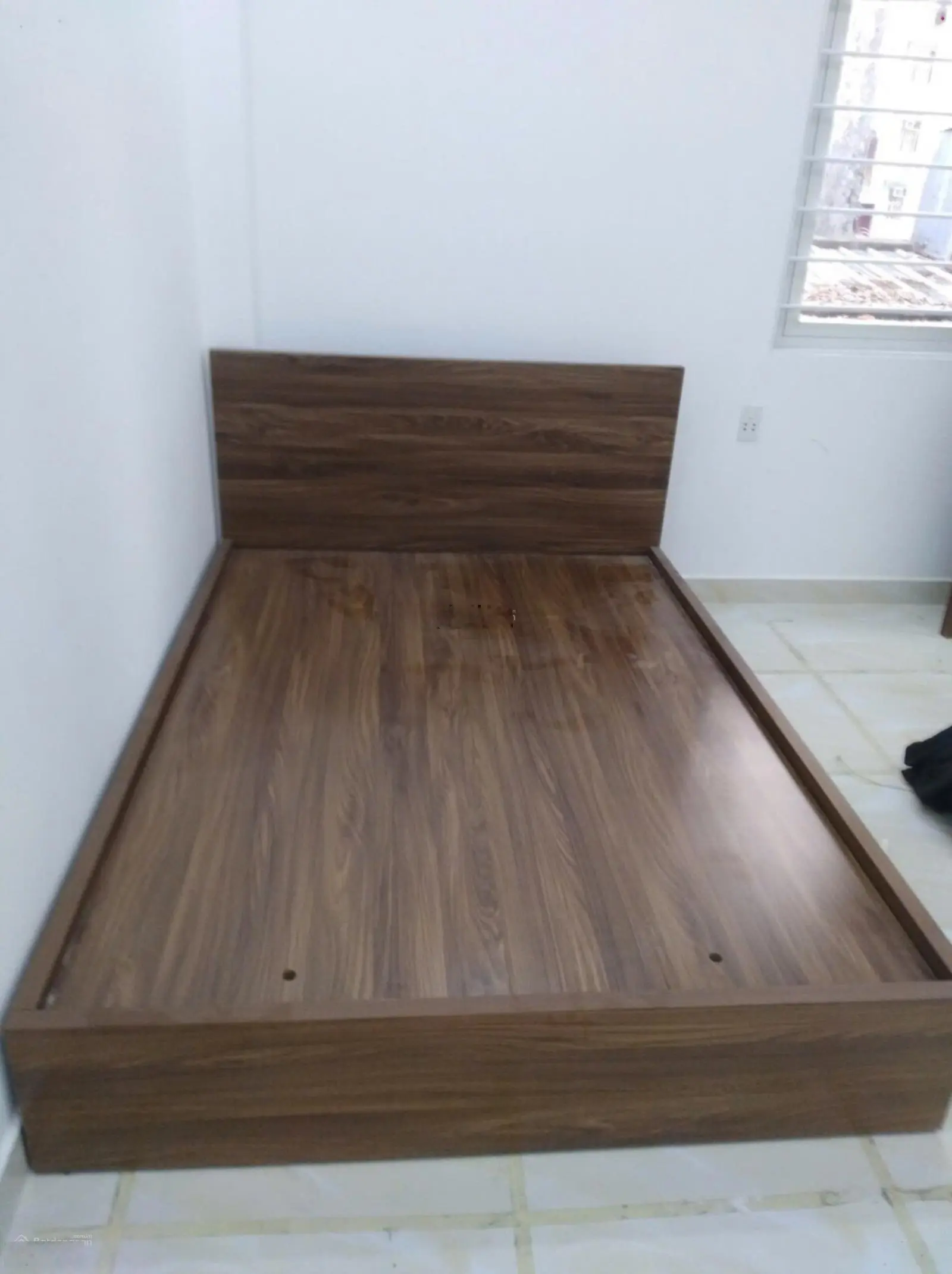 Bán gấp nhà Bành Văn Trân Tân Bình 4m x 14m 5 tầng chỉ 6 tỷ.