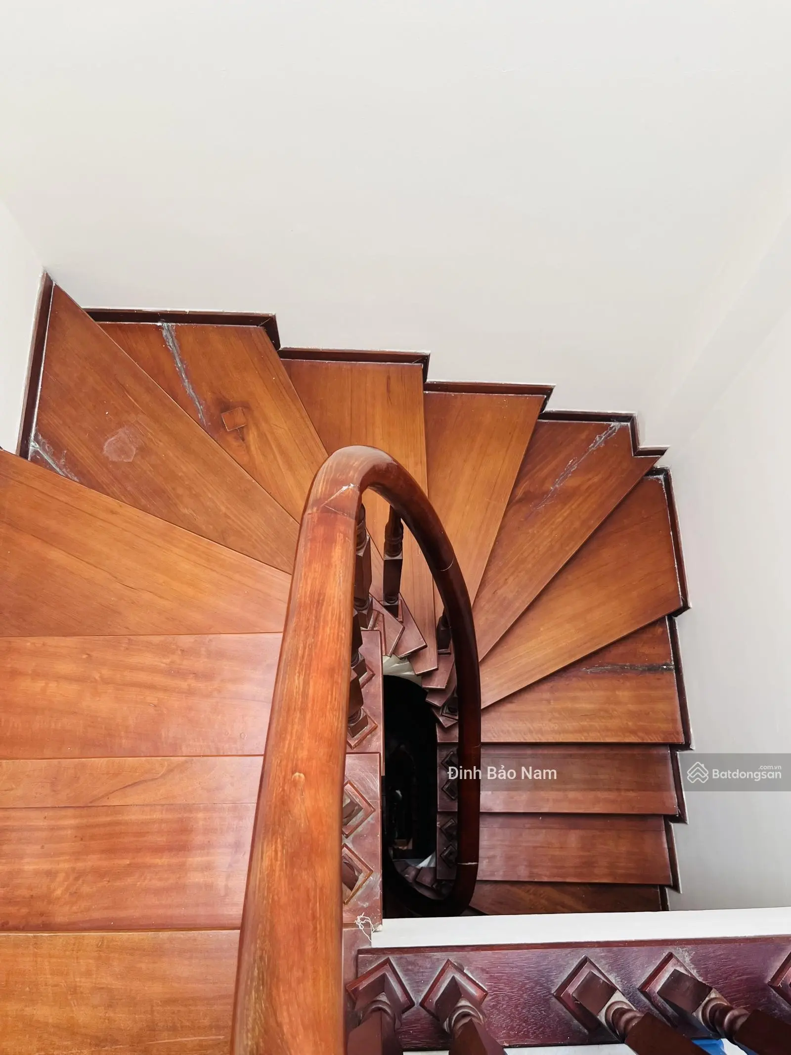Trung tâm Cầu Giấy 30m2 5 tầng MT 3.42m giá 7.3 tỷ, ngõ ba gác sổ đỏ vuông đẹp dân cư thân thiện
