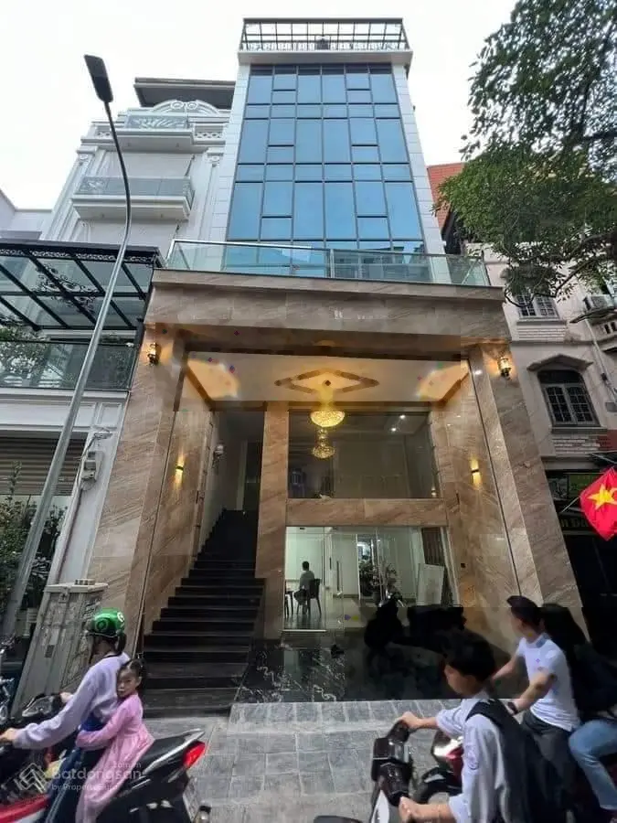 Siêu phẩm phố Trung Kính, thông sàn, tầng hầm, thang máy. Kinh doanh văn phòng, đường 8m ô tô tránh