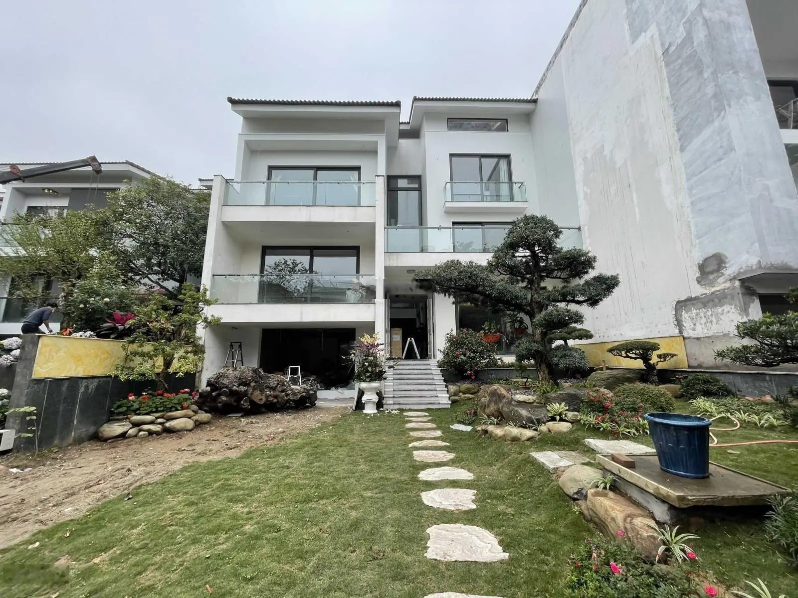 Bán shophouse 2 mặt tiền, nhà thô mới tinh, giá rẻ nhất khu, quản lý vận hành tốt, ở cực kỳ sướng