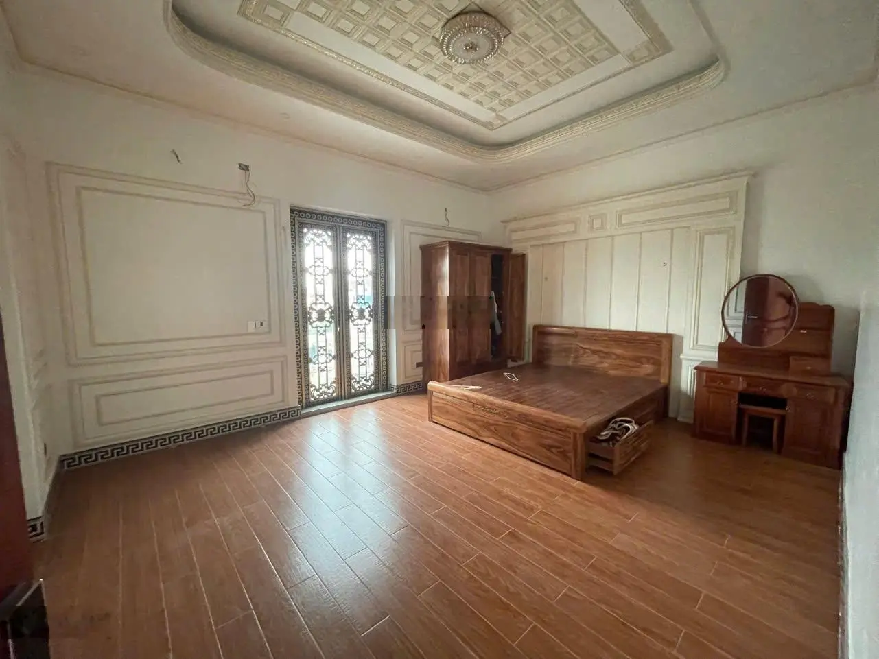 Bán biệt thự 1250m2, 6PN, 6WC tại Nguyễn Du, Hà Tĩnh, giá ưu đãi chỉ với 35 tỷ VND