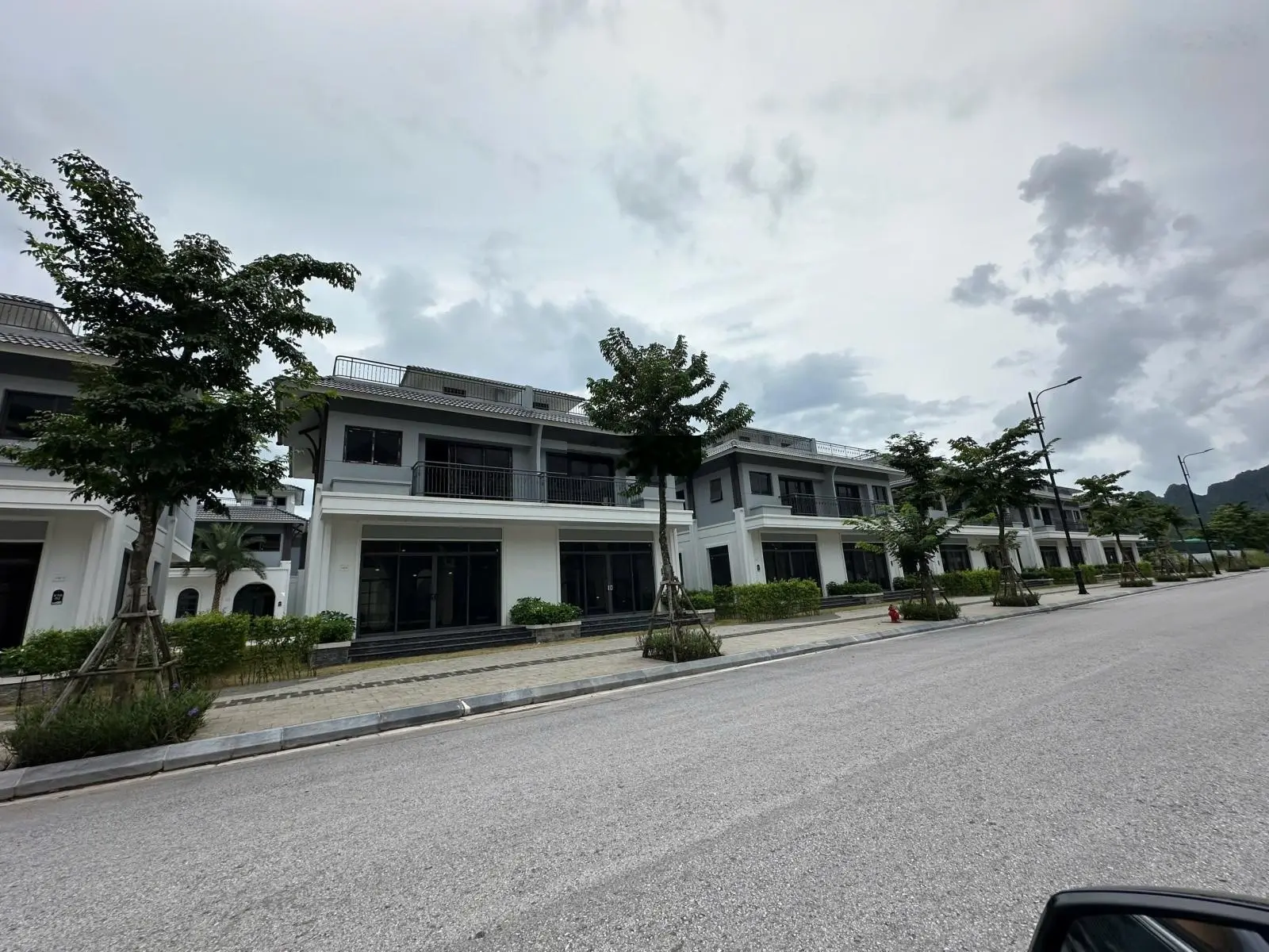 Bán GẤP Shop Villas 300m ra mặt biển- 2 MẶT TIỀN KINH DOANH 16m