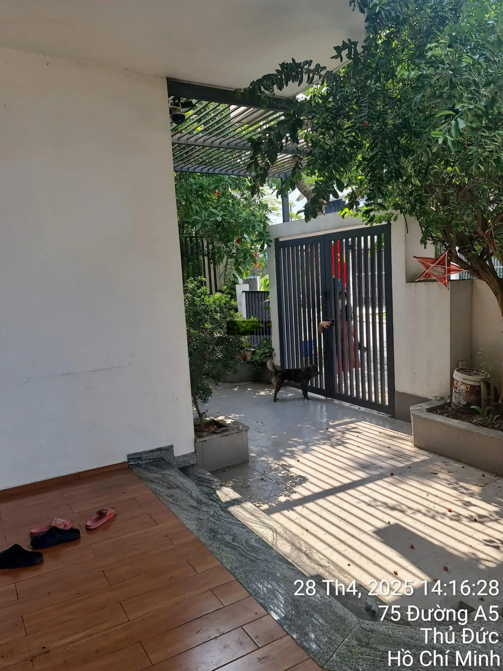 Chính chủ bán căn biệt thự view hồ Hạc Cầm, Khu đô thị Đông Tăng Long, Giá 28,5 tỷ.