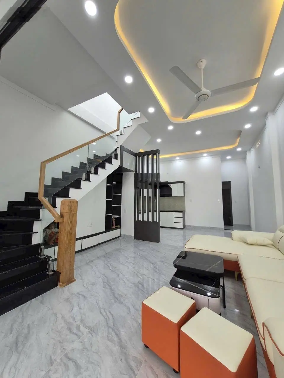 Cần tiền bán gấp nhà Bình Thạnh, hẻm oto thông thoáng.