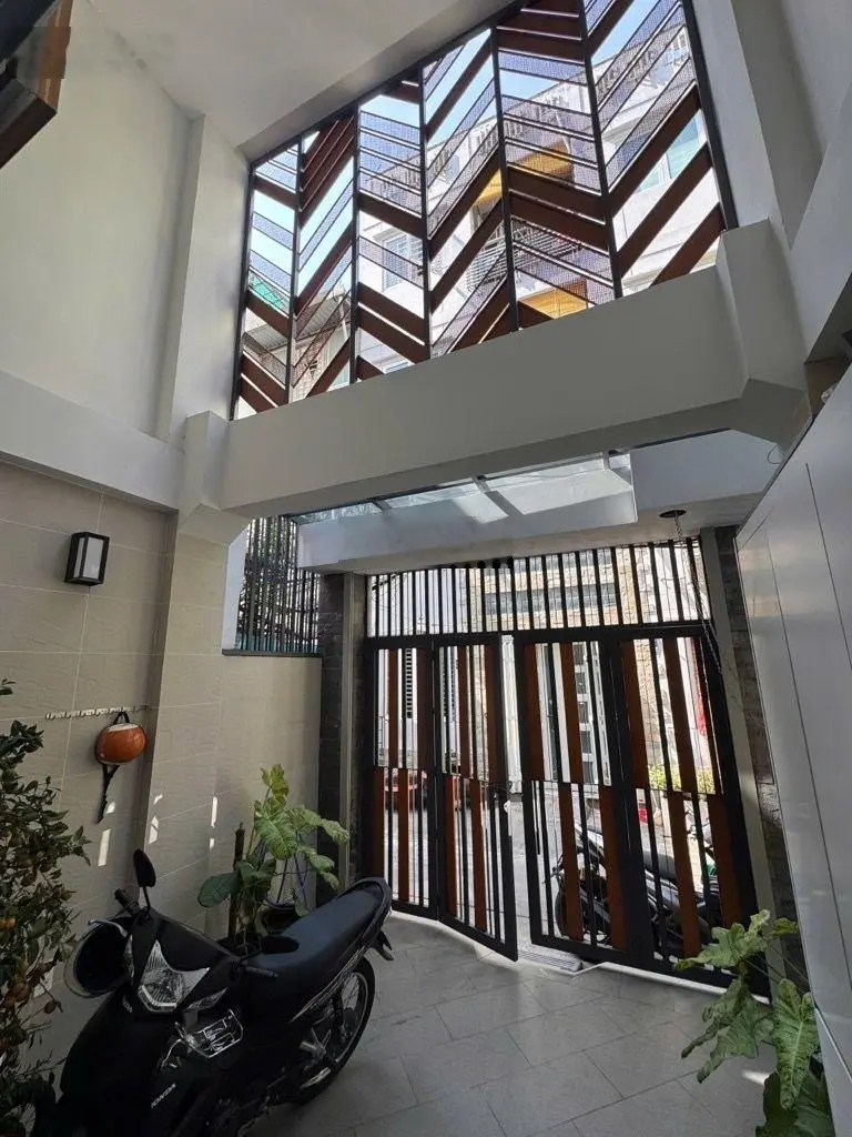 Bán nhà đẹp 5 tầng cao thắng, quận 3 có thang máy tặng toàn bộ nội thất xịn