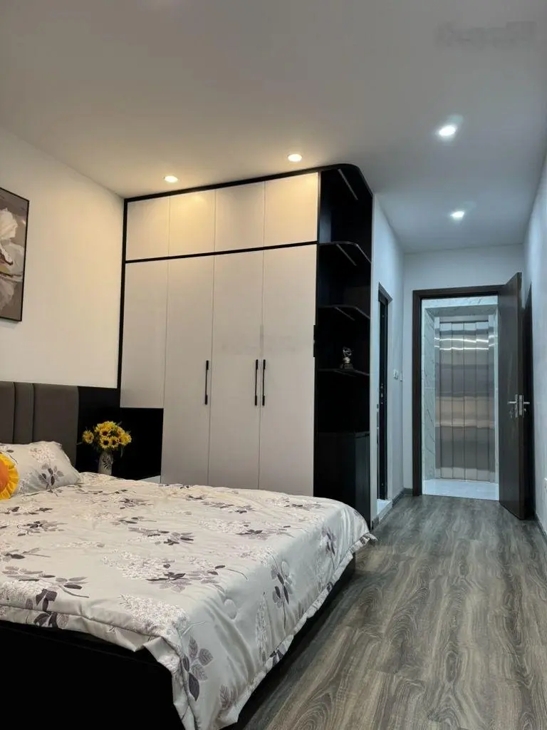 Chính chủ bán nhà phố Xuân La, Tây Hồ, 38m2, 5 tầng thang máy, ô tô đỗ cửa, tặng nội thất