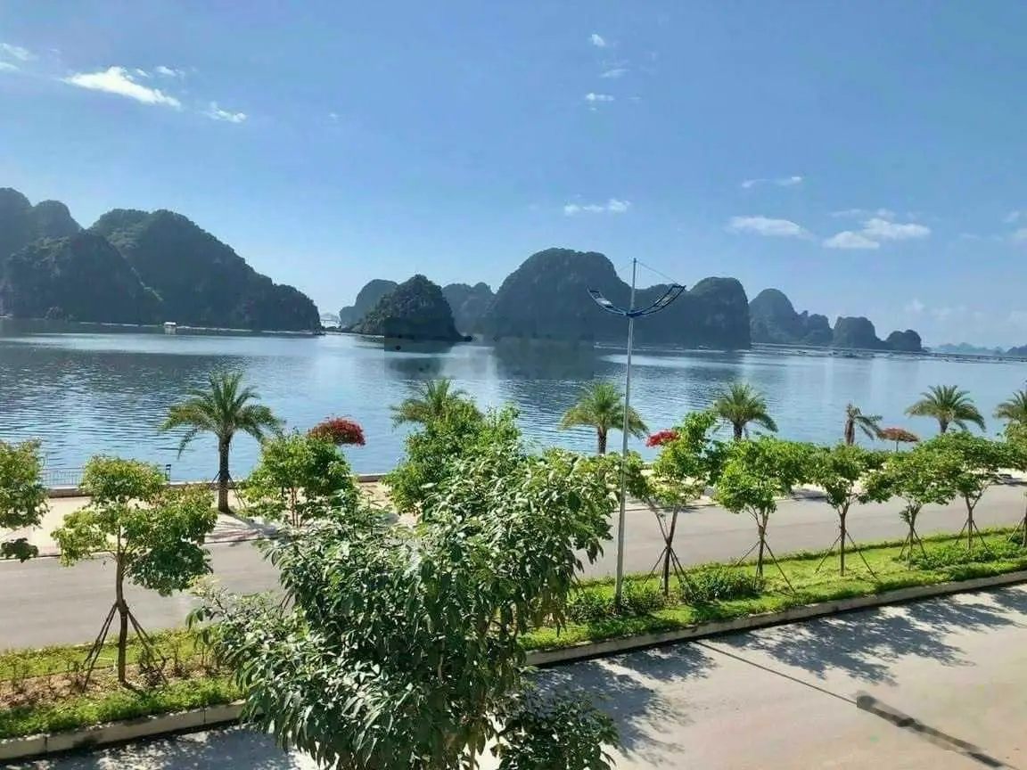 Biệt thự mặt bao biển Safabay Cẩm Phả sổ đỏ lâu dài giá cắt lỗ LH: 0976 758 ***