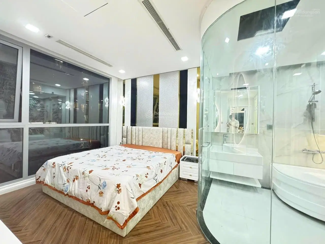 Chủ cần tiền bán gấp căn 4pn nhà mới làm xong chưa kịp ở mới 100%. bao đẹp bao tốt