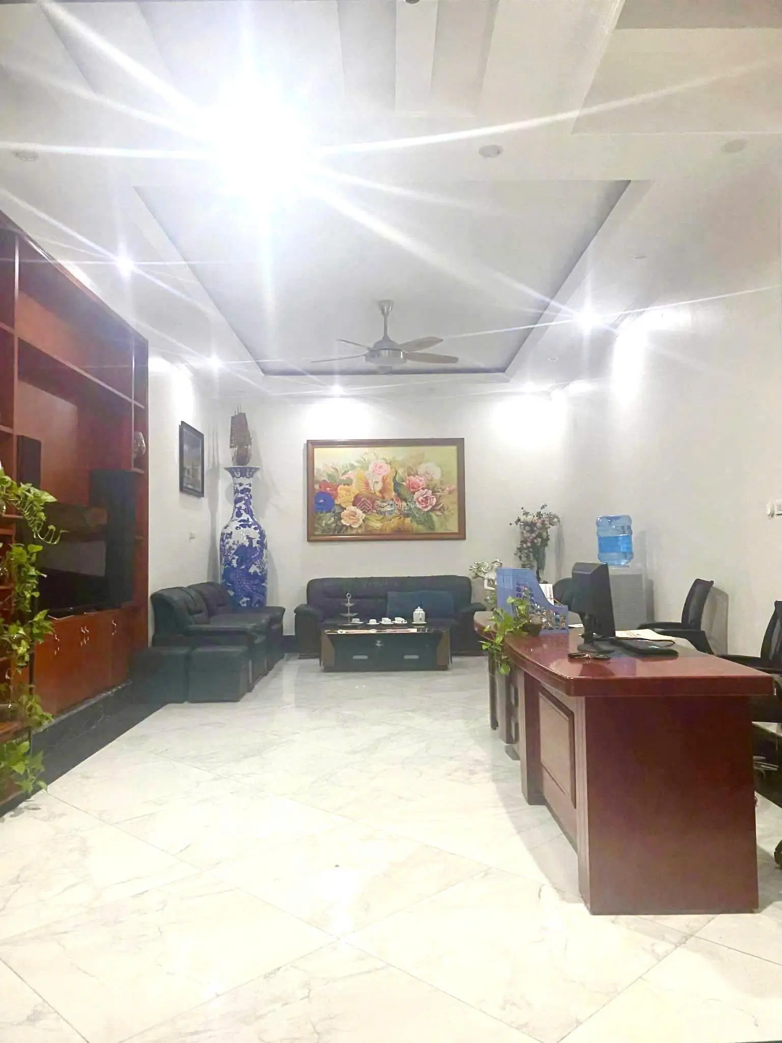 Bán nhà Ô Cách, Ngô Gia Tự, DT 130m, MT 8m, thang máy, ô tô tránh, kinh doanh, 21.5 tỷ
