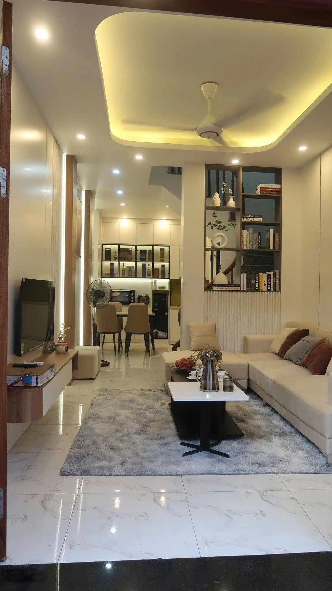 Bán nhà 4 tầng trung tâm TT Chúc Sơn - Chương Mỹ 31m2. Full nội thất. Giá 2. X tỷ